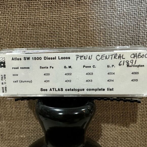 N Scale Trains, Penn Central Caboose 01891 - Picture 2 of 8